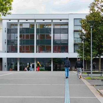 67b35118bdd160cf4d8b4589